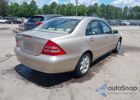 2002 Mercedes-Benz C 240 z USA, uszkodzony, nr VIN WDBRF61J32E005536